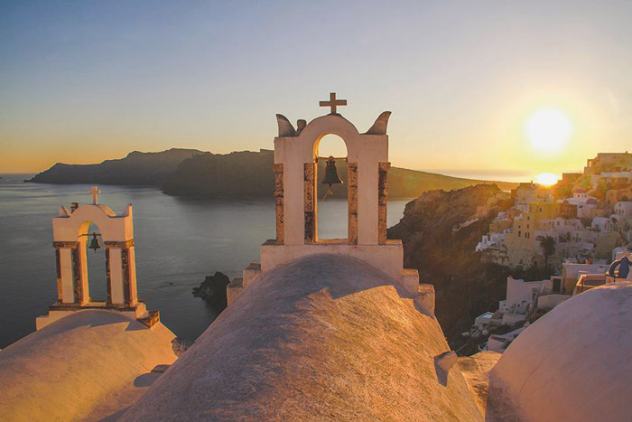 The Secret Guide To Santorini. www.theweddingnotebook.com