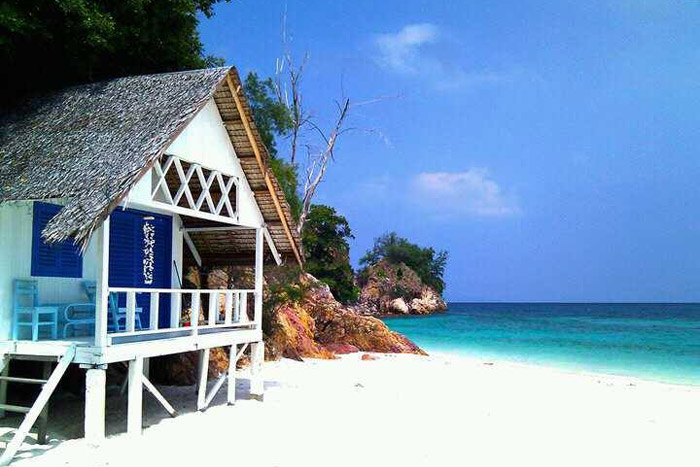 Alang's Rawa, Rawa Island – 8 Little Known Photoshoot Locations In Malaysia. www.theweddingnotebook.com