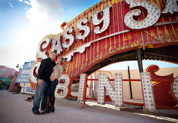 Las Vegas. 16 Colourful Places In The World For Your Bridal Portraits. www.theweddingnotebook.com