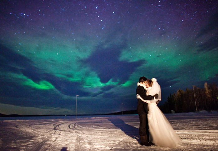 Aurora Borealis in Porjus, Sweden. 16 Colourful Places In The World For Your Bridal Portraits. www.theweddingnotebook.com