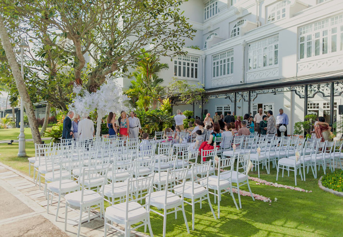 E&O Hotel garden wedding. Photo by Alextan Artworks. www.theweddingnotebook.com