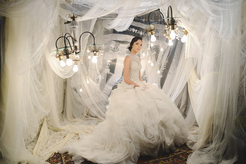 Von Lazaro Bridal Collection. Photo by Jaja Lifestyle Photography. www.theweddingnotebook.com