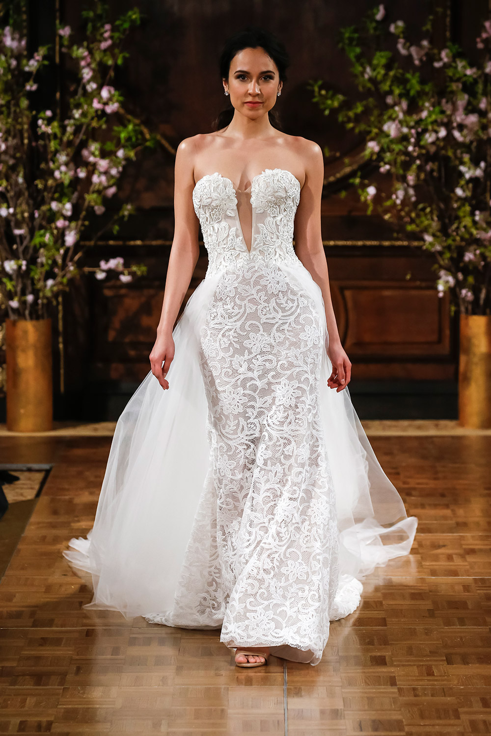 Stevie - Isabelle Armstrong Spring 2017 Bridal Collection. www.theweddingnotebook.com 