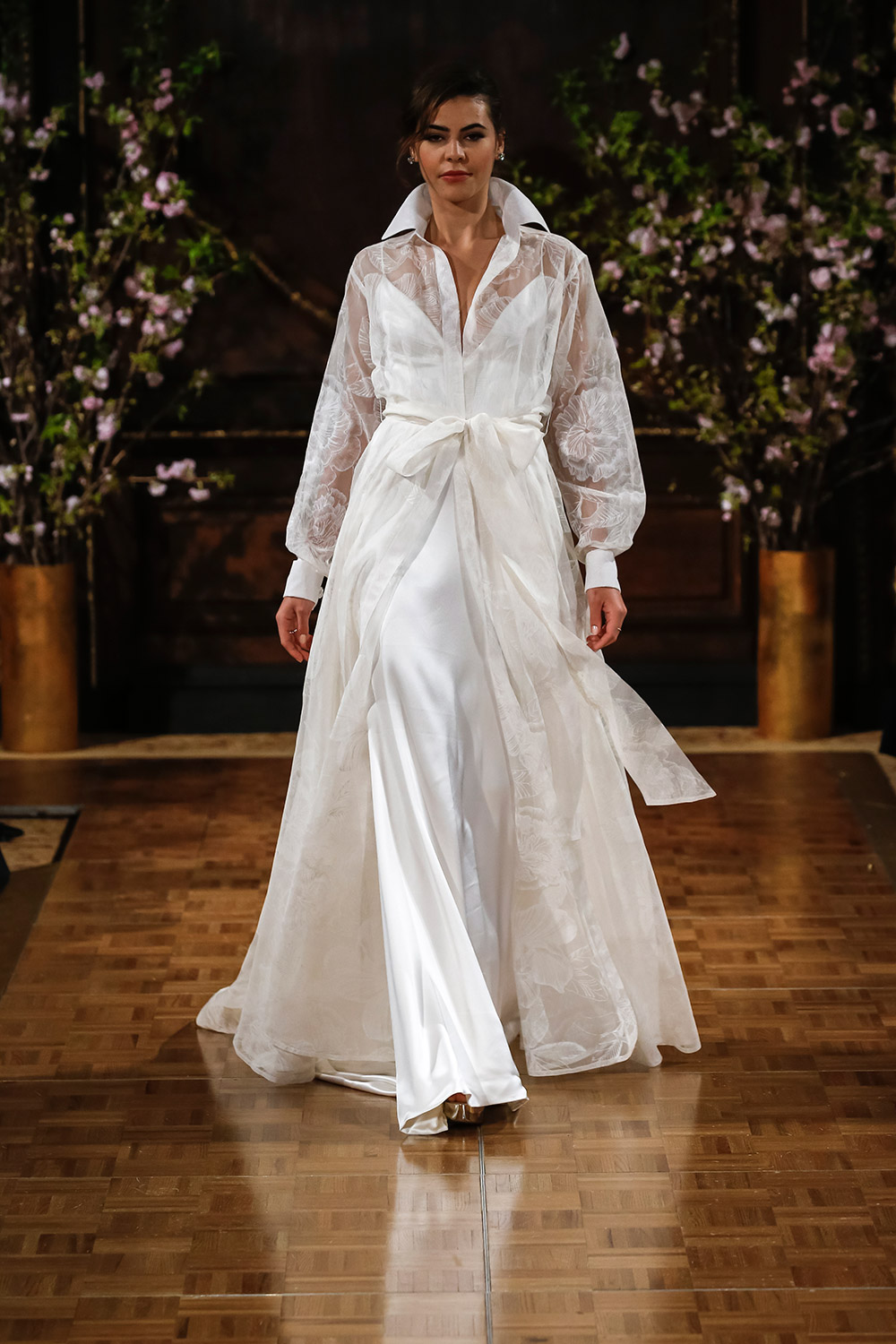 Drew - Isabelle Armstrong Spring 2017 Bridal Collection. www.theweddingnotebook.com 