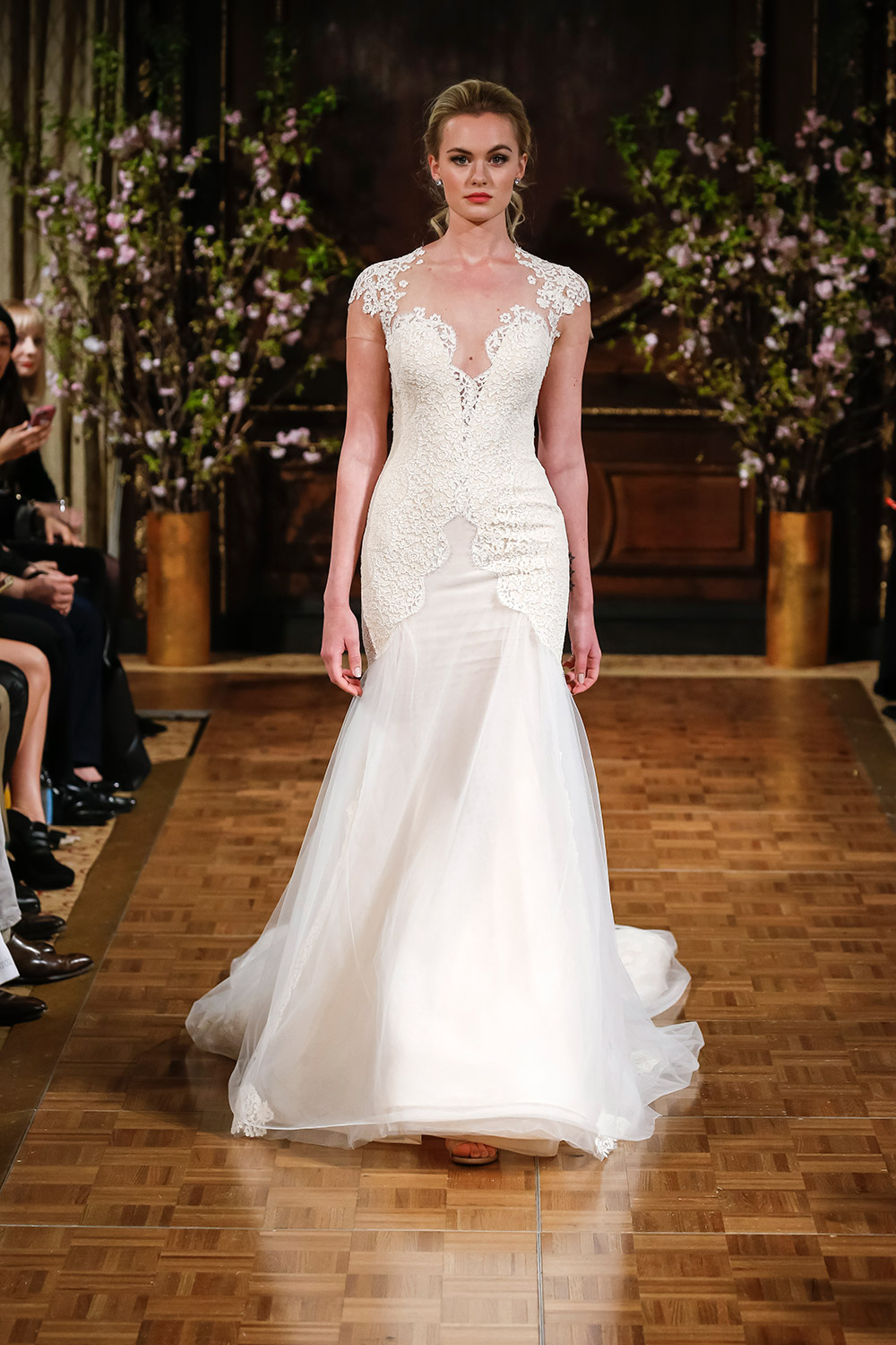 Toni - Isabelle Armstrong Spring 2017 Bridal Collection. www.theweddingnotebook.com 