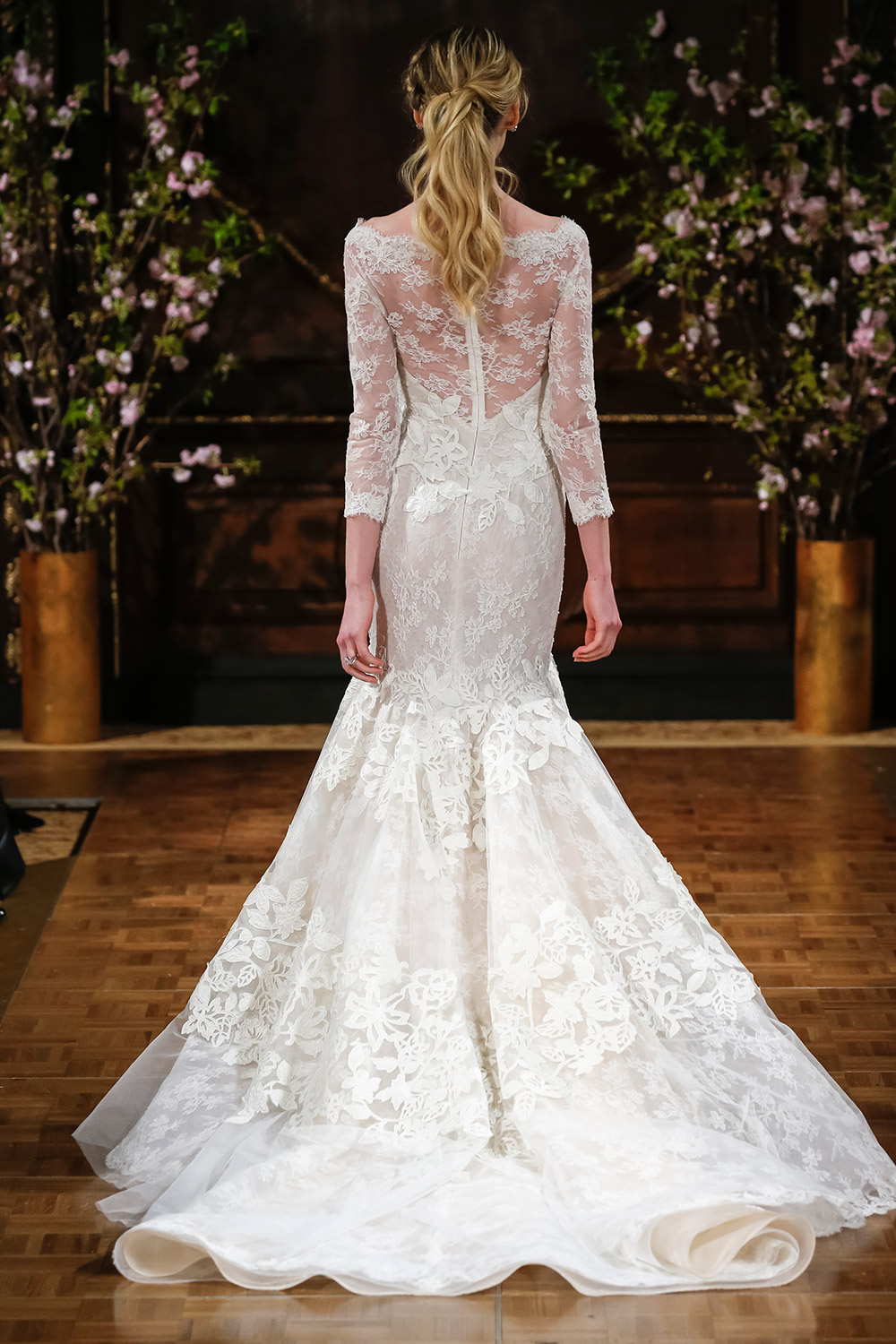 Broke - Isabelle Armstrong Spring 2017 Bridal Collection. www.theweddingnotebook.com 