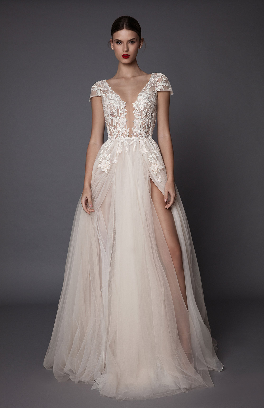 Antonia - Muse by Berta Fall 2017 Collection. www.theweddingnotebook.com