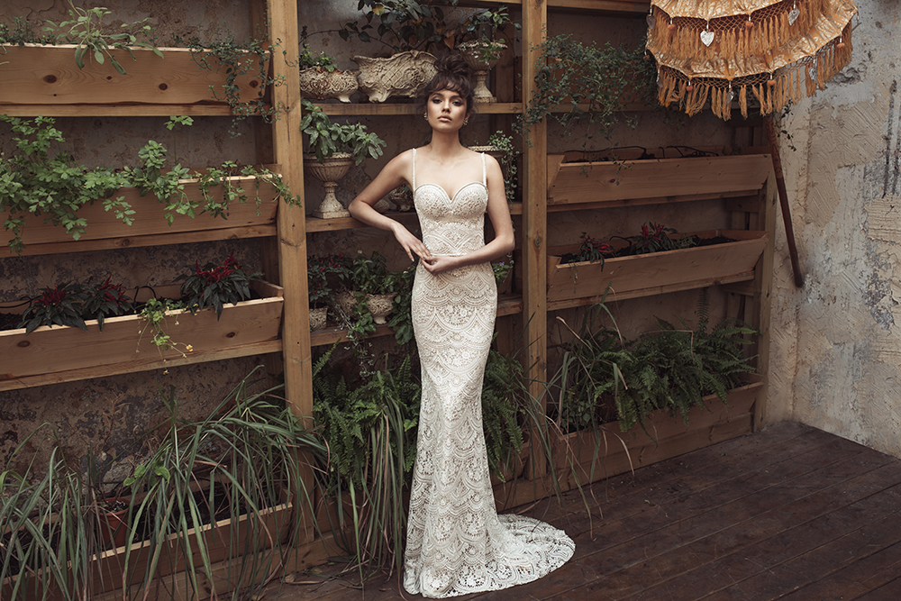 Romanzo by Julie Vino 2017 Bridal Collection. www.theweddingnotebook.com